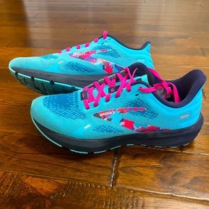 Brooks Women's Blue and Pink Running Shoes